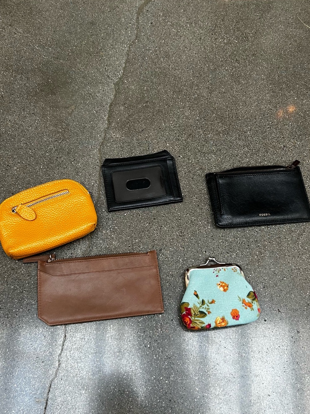 Fossil Black Leather Zip Pouch - Compact Everyday Wallet bundle